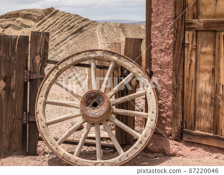 old wagon wheel at a farm old wagon wheel at a farm 87220046