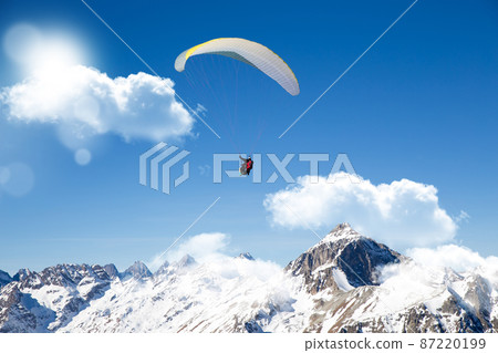 paragliding 87220199