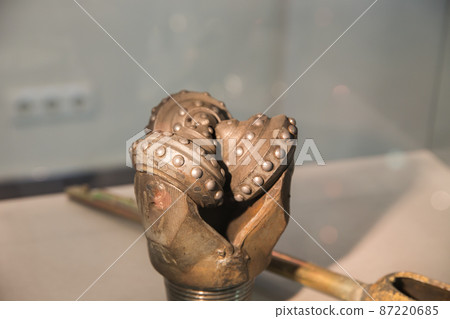 oil rig drill bit 87220685