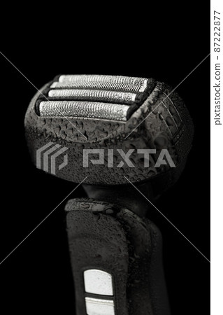 electric razor with wet drops electric razor with wet drops 87222877