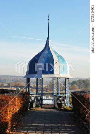 view of the rotunda near Lake Belskoye in Bronnitsy view of the rotunda near Lake Belskoye in Bronnitsy 87226402