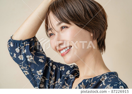 Female beauty beige 87226915