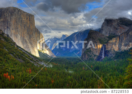 Yosemite Valley 87228553