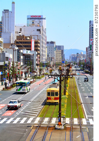 豐橋市，有軌電車行駛的風景 87230798