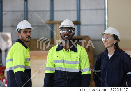 mechanical engineering team production. 87231407