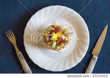 Bright dried flowers and main dish 1 Bright dried flowers and main dish 1 87231459