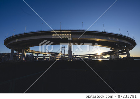 彩虹橋日出 彩虹橋日出 87233781