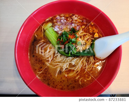 Spicy miso dandan noodles Spicy miso dandan noodles 87233881