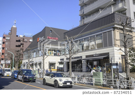 Daikanyama Hachiman-dori, a fashionable cityscape, Shibuya-ku, Tokyo Daikanyama Hachiman-dori, a fashionable cityscape, Shibuya-ku, Tokyo 87234051