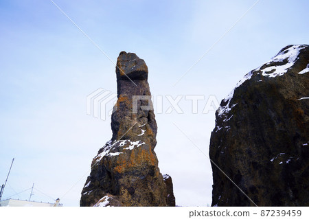 知床半島仲冬哥斯拉岩 知床半島仲冬哥斯拉岩 87239459