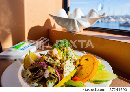 Close up shot of a mixed fried seafood 87241790