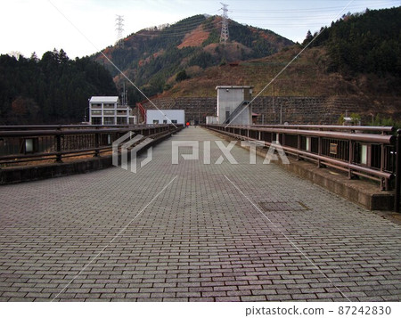 Kakkaku大壩的頂部 87242830