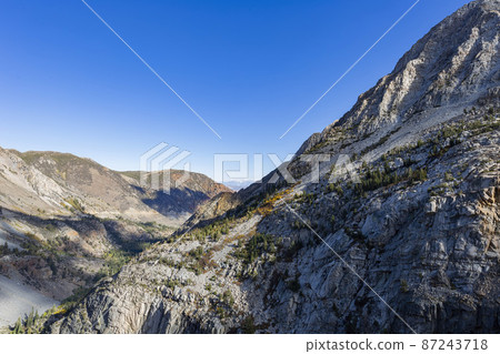 Sunny view of the fall color around Conway Summit 87243718