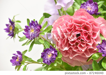 Flower arrangement spring image 87246040