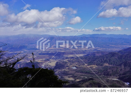 冬天看開駒山黑戶嶺的山腳 冬天看開駒山黑戶嶺的山腳 87246937