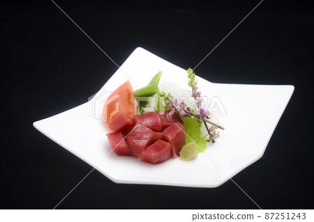 Tuna chopped Tuna chopped 87251243