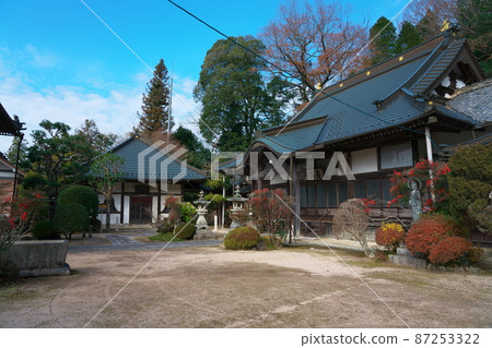 [Setouchi 33 Kannon Sacred Ground] No. 30 Scenery of early winter in the precincts of Zenshoji Temple 1 Jogecho, Fuchu City, Hiroshima Prefecture 87253322