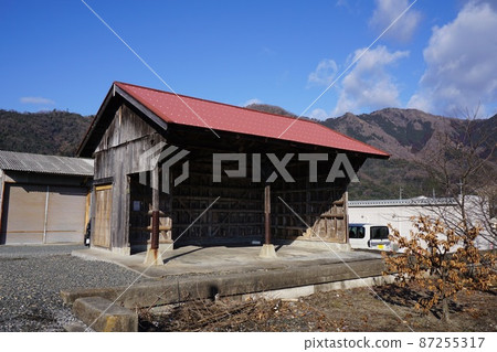 岡山縣津山市的稻波線“美作瀧雄站第1號貨場(推薦工業遺產)” 岡山縣津山市的稻波線“美作瀧雄站第1號貨場(推薦工業遺產)” 87255317