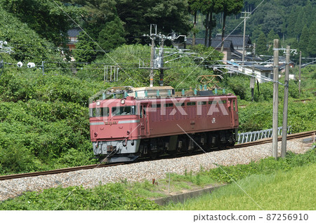 北陸本線 Isurugi-Kurikara JR West EF81-48（敦賀） 87256910