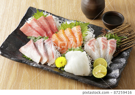 Assorted sashimi such as tuna, salmon and yellowtail 87259416