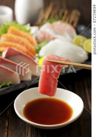 Assorted fatty tuna and sashimi Assorted fatty tuna and sashimi 87259694