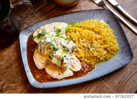 Beef cheeks with creamy mushroom sauce with ptitim 87262027