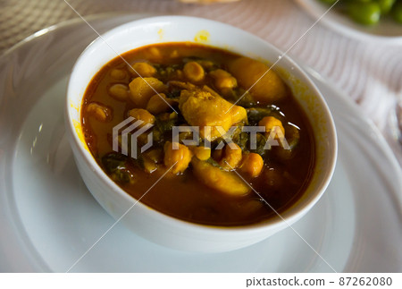 Chickpea and chard ragout 87262080