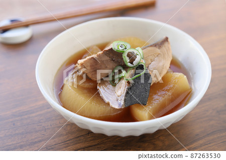 First brown egg 87263530