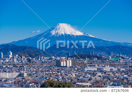 (Shizuoka) Shizuoka cityscape and Mt. Fuji (Shizuoka) Shizuoka cityscape and Mt. Fuji 87267606