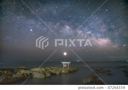 Hitachinaka City, Ibaraki Prefecture, Oarai Isosaki Shrine, Kamiiso no Torii's Milky Way 87268339