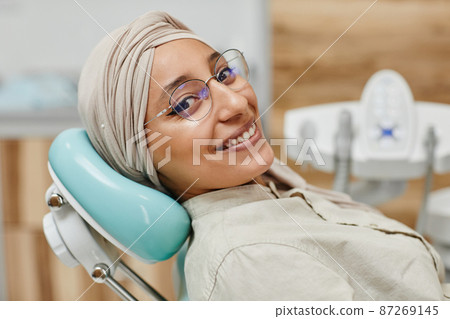 Middle Eastern Woman in Dentists Chair Middle Eastern Woman in Dentists Chair 87269145