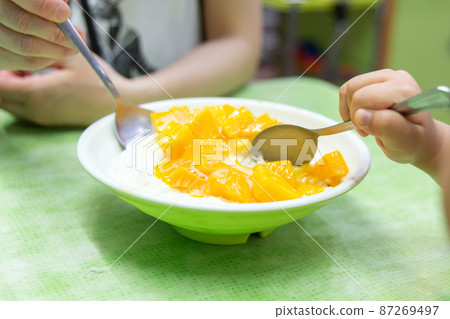 Taiwan mango shaved ice 87269497