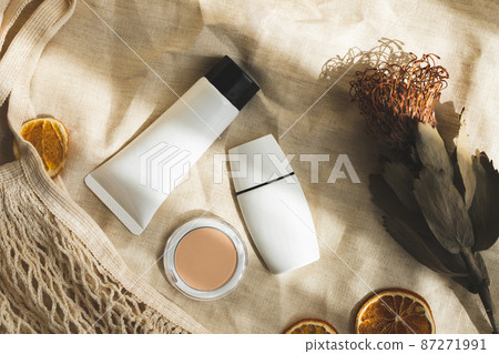 Image material of foundation and sunscreen natural cosmetics 87271991