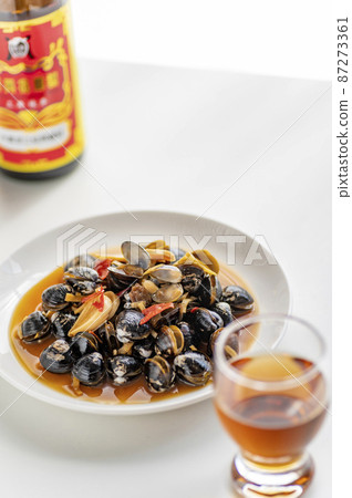 醬油醃製台灣蛤蜊的紹興酒 醬油醃製台灣蛤蜊的紹興酒 87273361