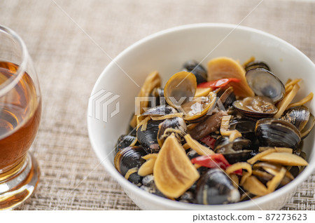 Shaoxing wine for Taiwanese clams pickled in soy sauce 87273623