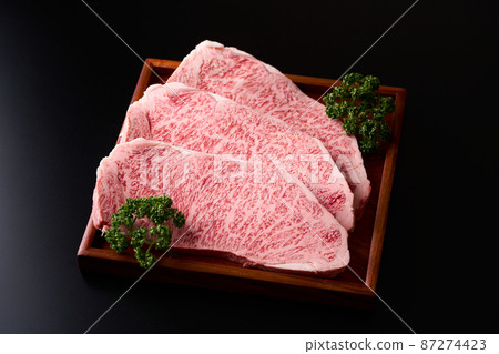 Japanese black beef loin steak 87274423