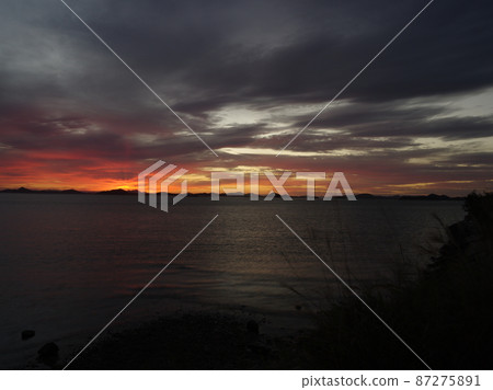 Shinan County. Dochodo Island. Sunrise. Sea Shinan County. Dochodo Island. Sunrise. Sea 87275891
