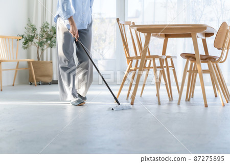Living room cleaning 87275895