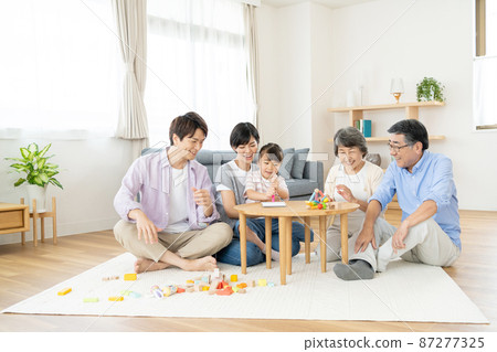 Family living together for three generations Family living together for three generations 87277325