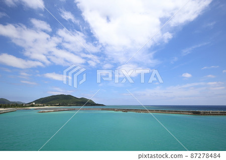 從Iheya III看到的沖繩Iheya Ferry Iheya島 從Iheya III看到的沖繩Iheya Ferry Iheya島 87278484