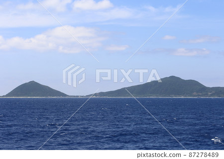 從沖繩渡輪 Iheya III 看到的伊善島 87278489