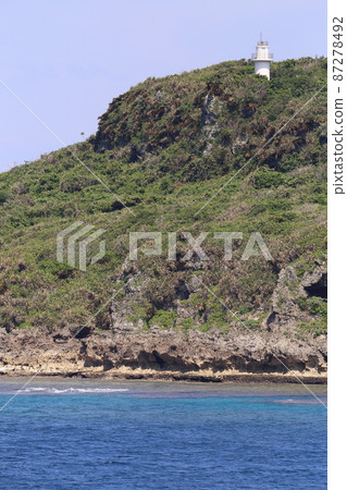 從沖繩渡輪 Iheya III 看到的古宇利島燈塔 87278492