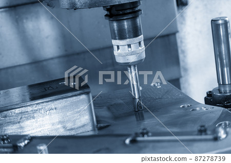 The CNC milling machine rough cutting the injection mold parts by indexable endmill tools. The CNC milling machine rough cutting the injection mold parts by indexable endmill tools. 87278739