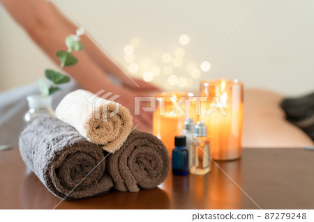 Esthetic massage aroma oil healing candle 87279248