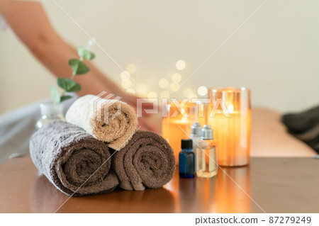 Esthetic massage aroma oil healing candle 87279249