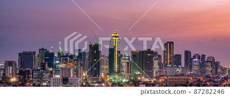 [Philippines landscape] Evening view of Manila BGC buildings 87282246