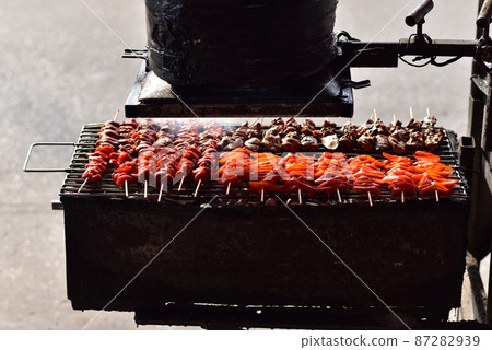 Roast chicken street food in thailand. 87282939