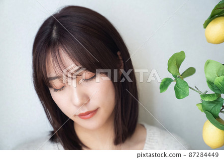 Woman beauty portrait 87284449