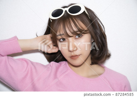 女人化妝 女人化妝 87284585