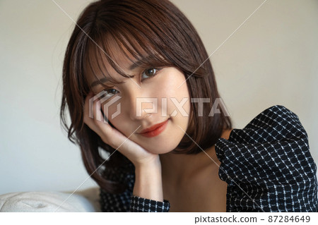 Woman beauty portrait Woman beauty portrait 87284649